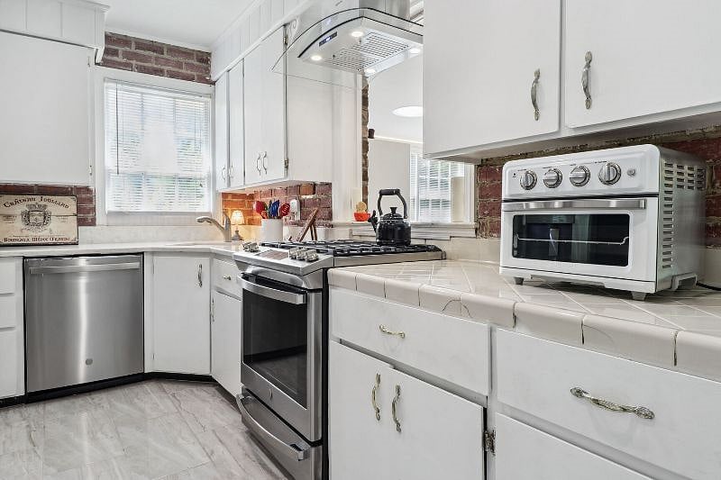 Furnished Finder property 588260_1 photo 11
