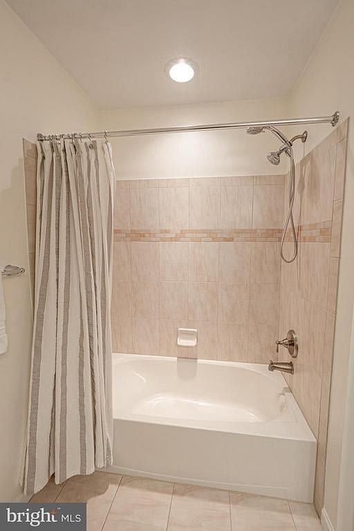 Furnished Finder property 588289_1 photo 11