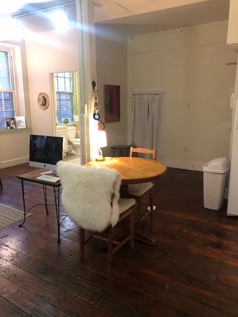 Work and eat in the kitchen