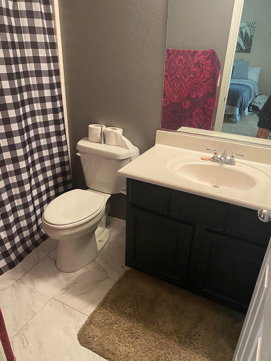 Private full bathroom 
