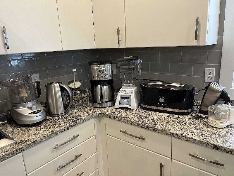 Furnished Finder property 588512_1 photo 22