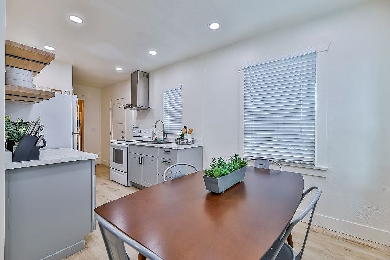 Furnished Finder property 588573_1 photo 11
