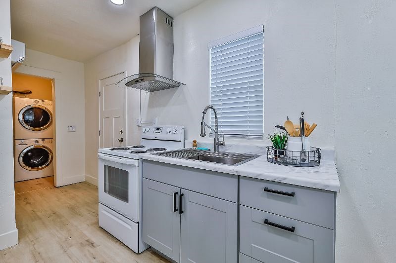 Furnished Finder property 588573_1 photo 21
