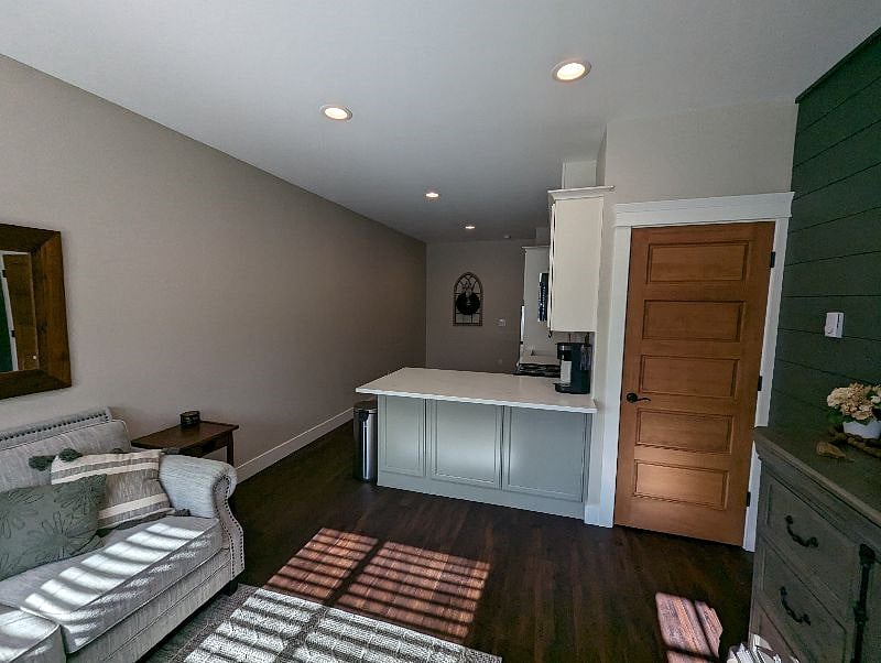 Furnished Finder property 588592_1 photo 12