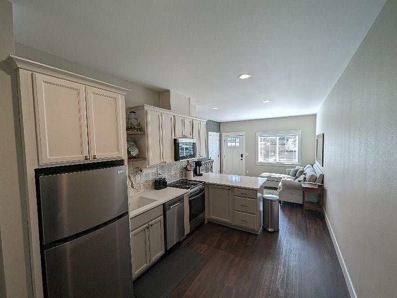 Furnished Finder property 588592_1 photo 1
