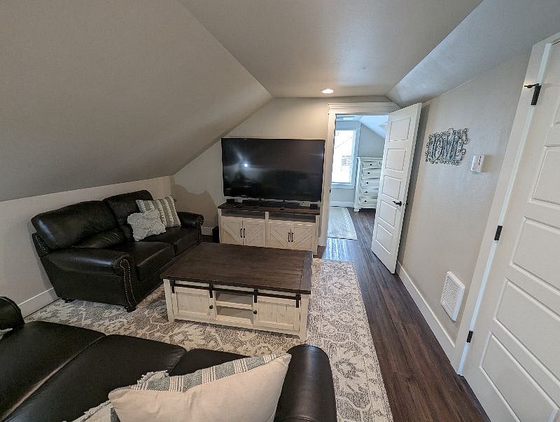 Furnished Finder property 588592_1 photo 21