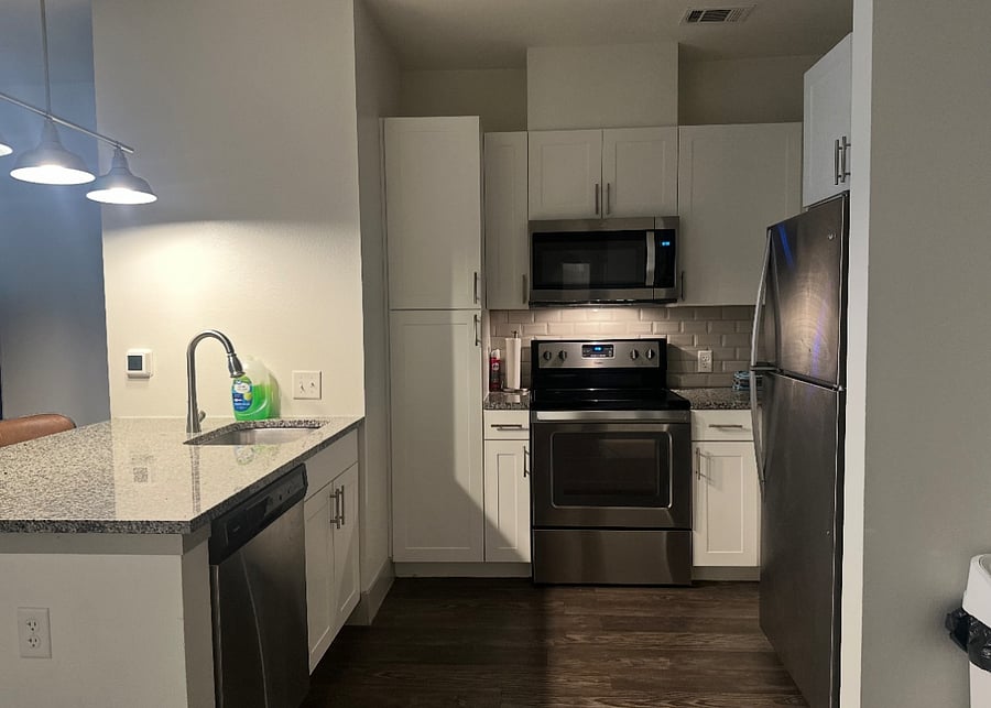 Furnished Finder property 588625_1 photo 4