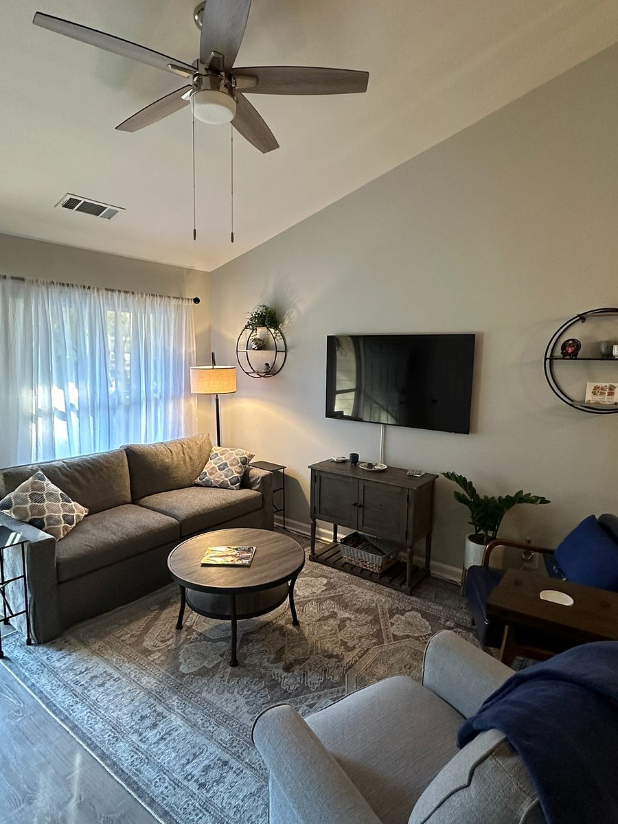 Furnished Finder property 588640_1 photo 3