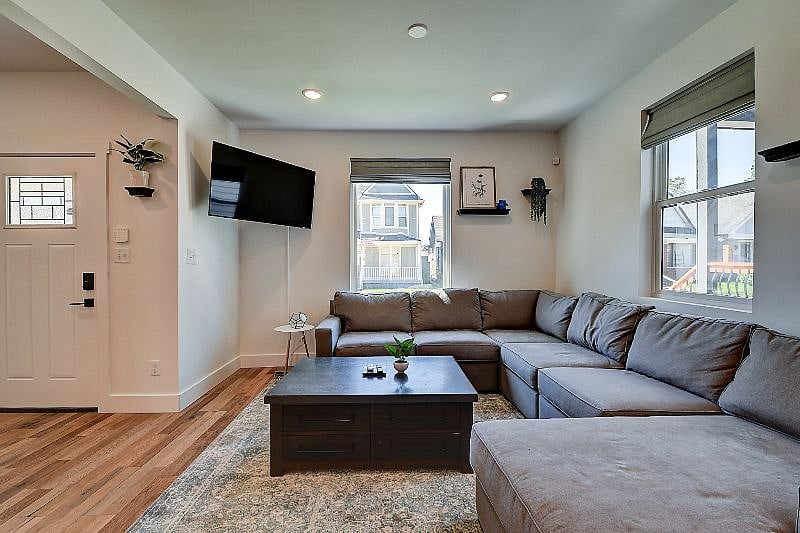Furnished Finder property 588698_1 photo 5
