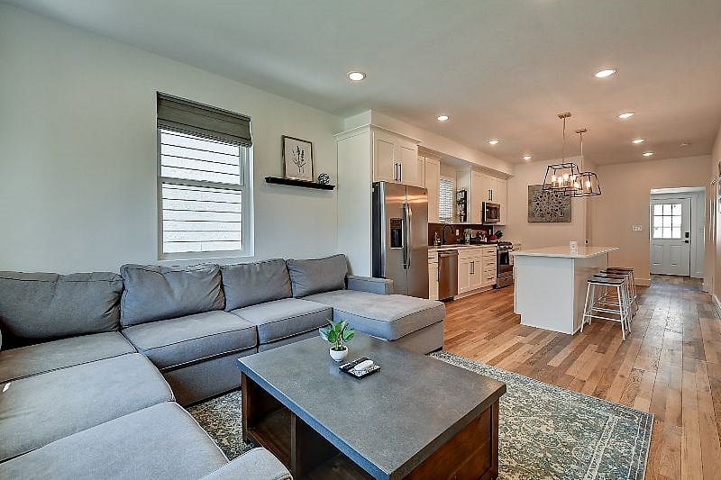 Furnished Finder property 588698_1 photo 4