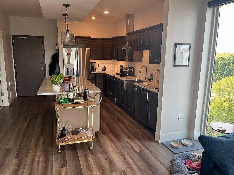 Furnished Finder property 588710_1 photo 3