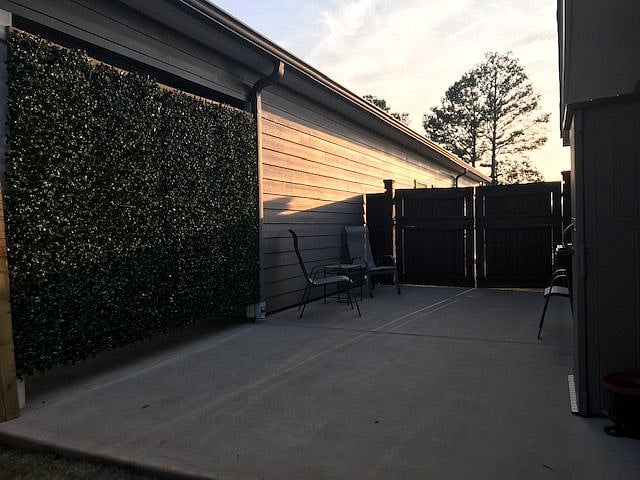 Outdoor Patio (Nighttime) 