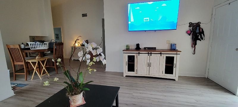 Furnished Finder property 588809_1 photo 6
