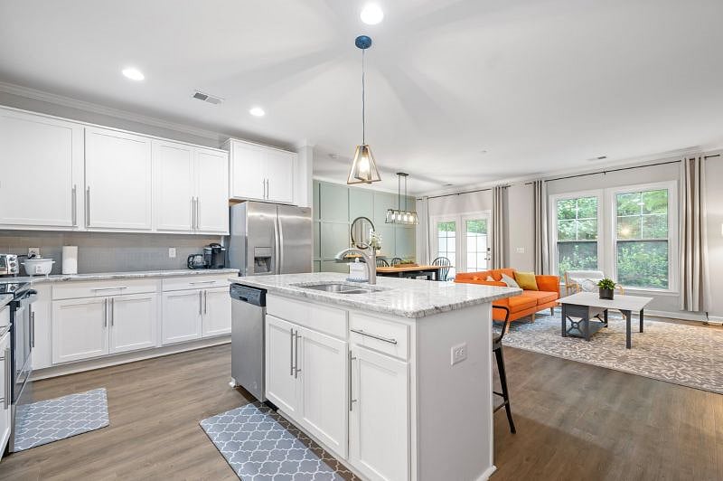 Furnished Finder property 588909_1 photo 2