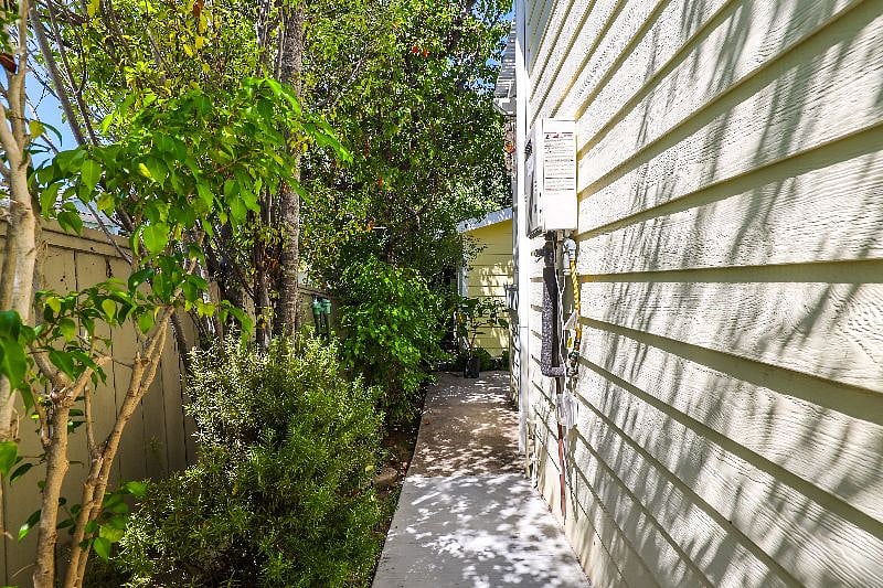 A pathway leads you to the back cottage.