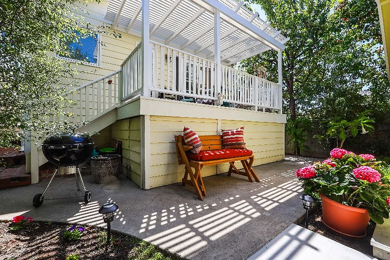 There is a 2-1-bench/picnic table and a Weber barbeque for your use.