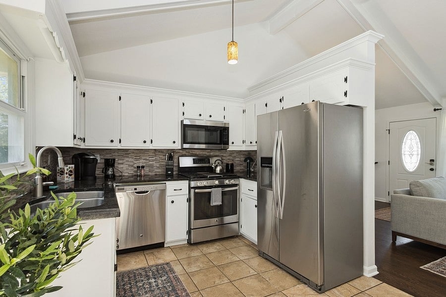Furnished Finder property 589050_1 photo 12