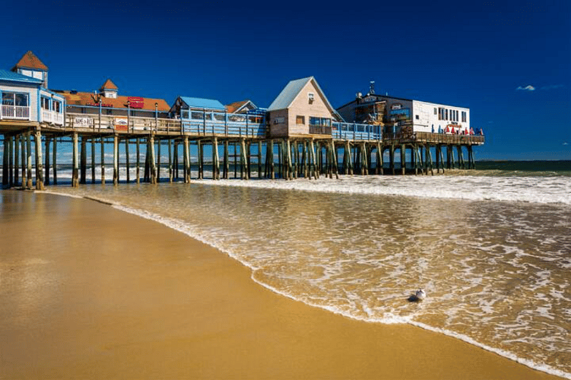 Pier (10 min walk)