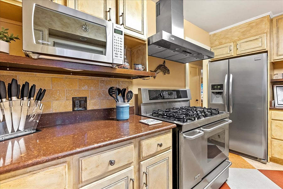 Furnished Finder property 589290_1 photo 3