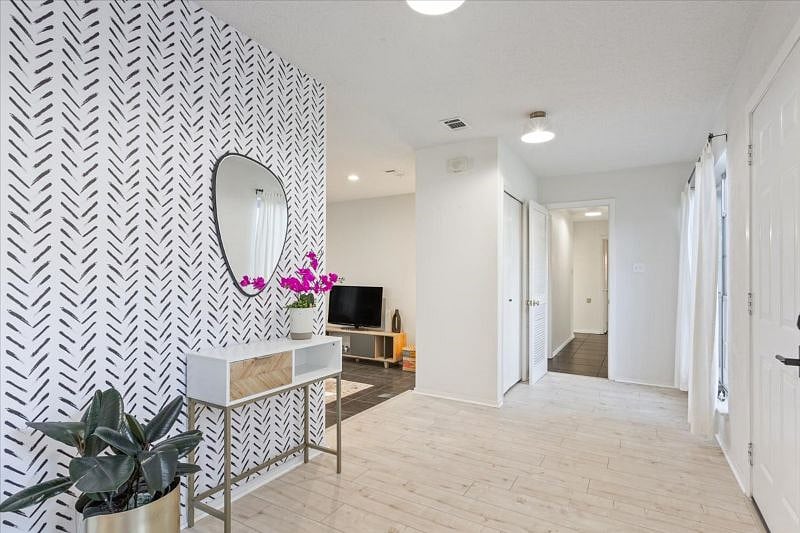 Furnished Finder property 589326_1 photo 3