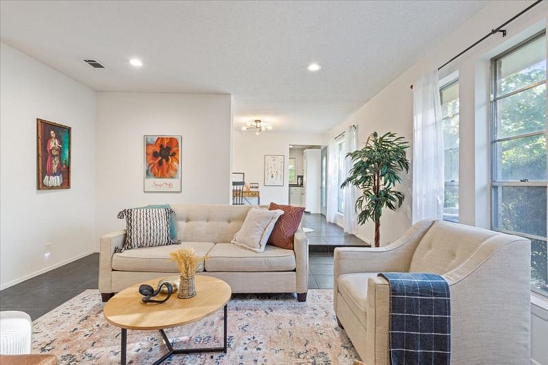 Furnished Finder property 589326_1 photo 6