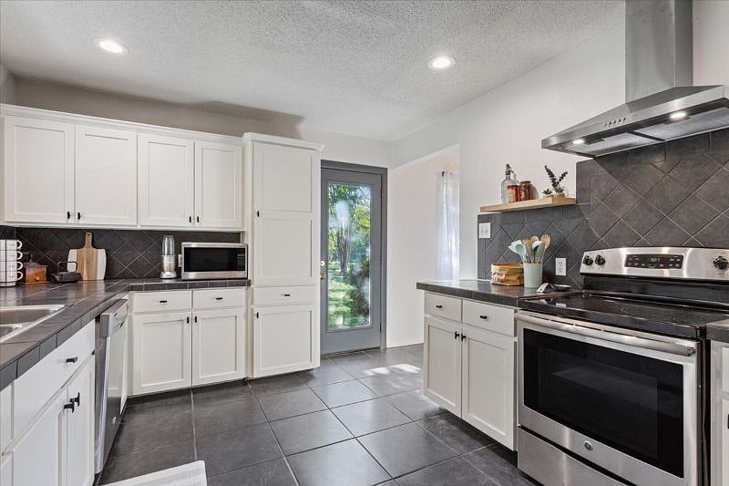 Furnished Finder property 589326_1 photo 15