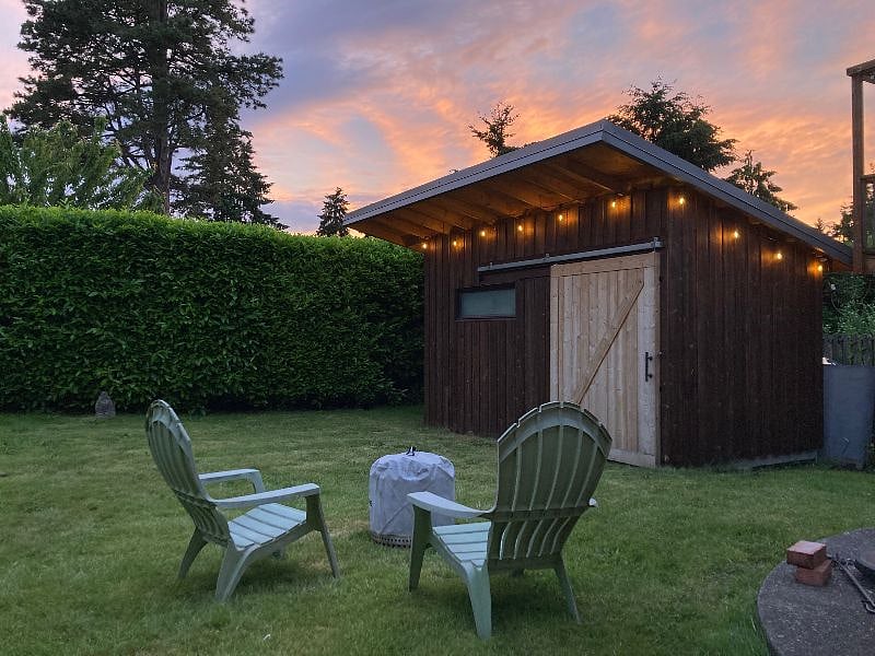 Access to Solo Stove firepit.