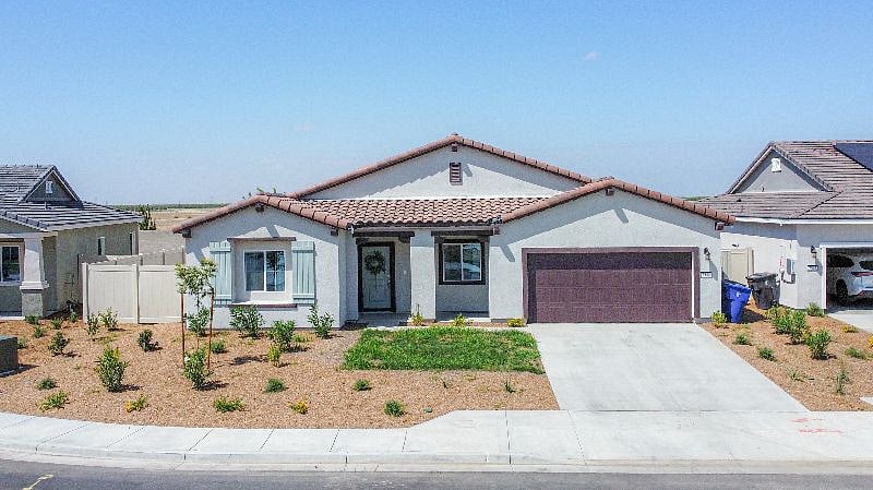 Quiet residential neighborhood. Perfect for walking and running.