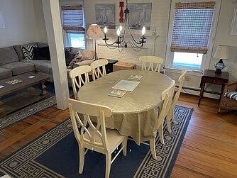 Dining room seats 6.
