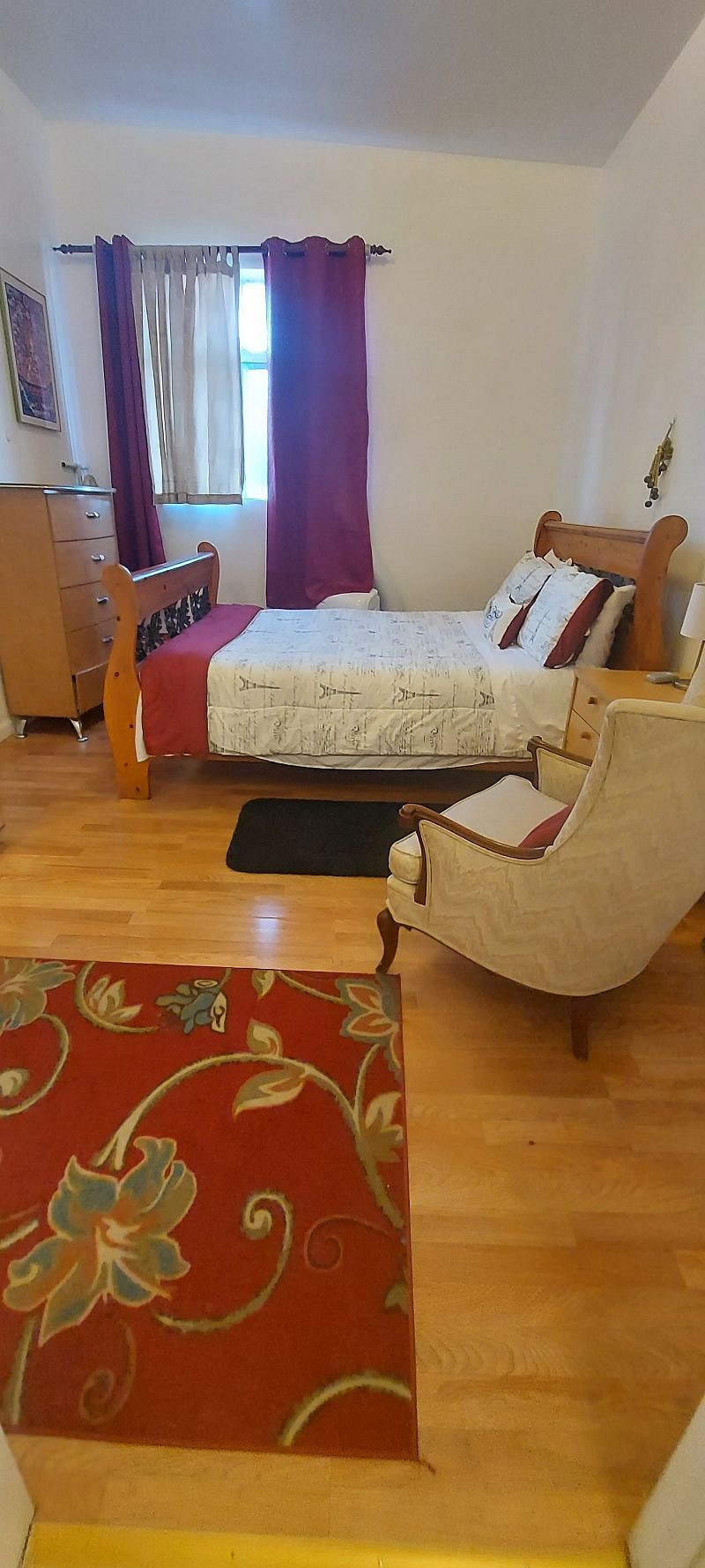 Studio 3: 9 steps up from ground.  Suitable for long lease and monthly travel nurse. Please call or tax for more photos and information. Thanks for looking. $1500