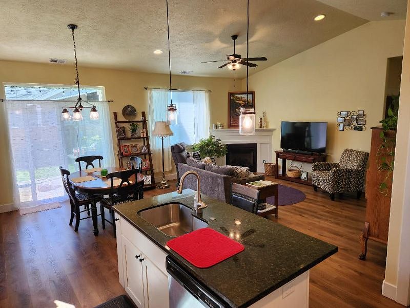 Furnished Finder property 589829_1 photo 6