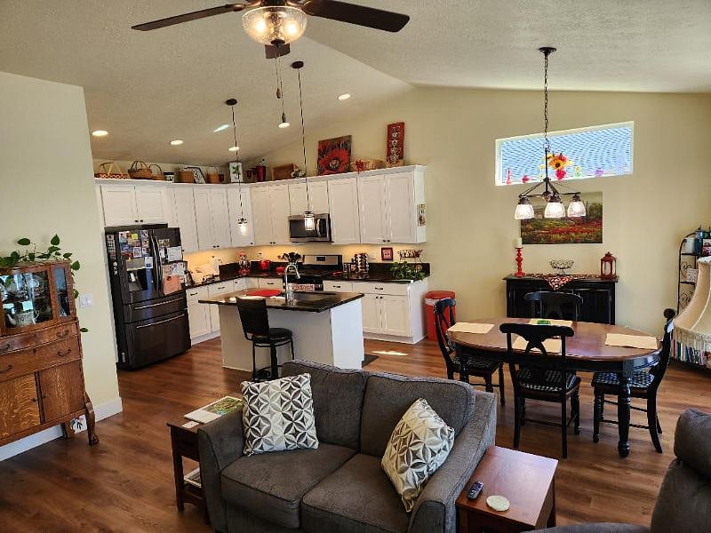 Furnished Finder property 589829_1 photo 7