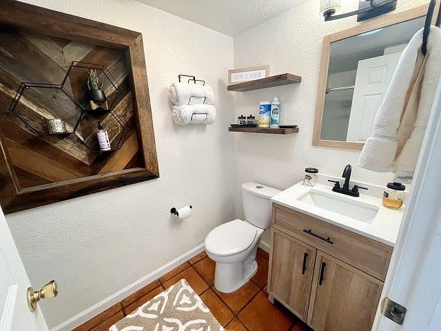 bathroom with walk in shower stall