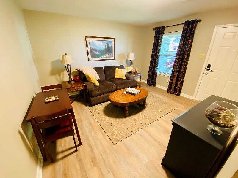 Furnished Finder property 590009_1 photo 3