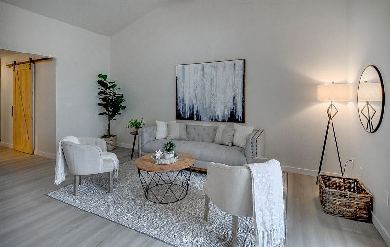 Furnished Finder property 590010_1 photo 11