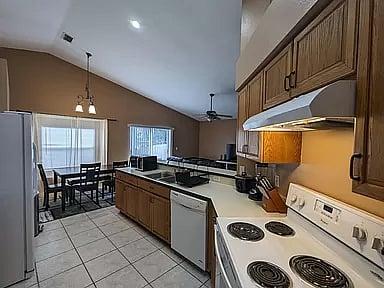 Furnished Finder property 590059_1 photo 6