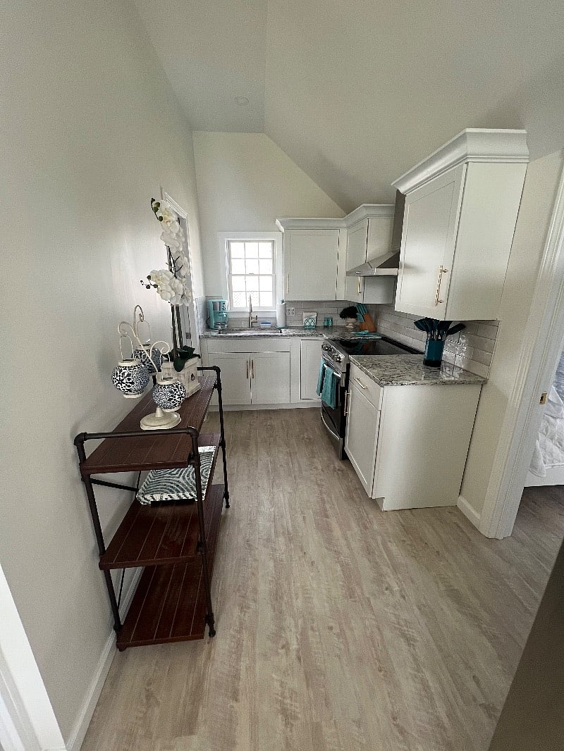 Furnished Finder property 590108_1 photo 6