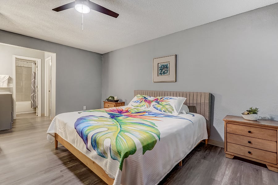 King size bed with linen included