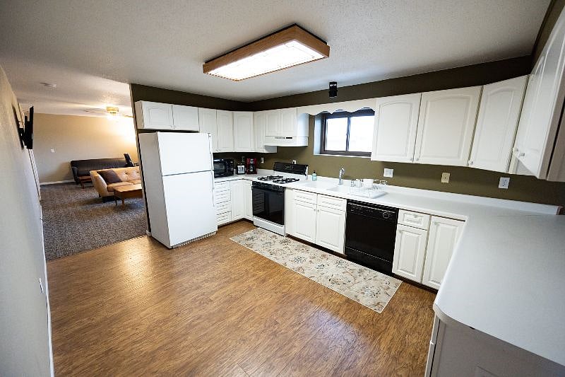 Furnished Finder property 590200_1 photo 15