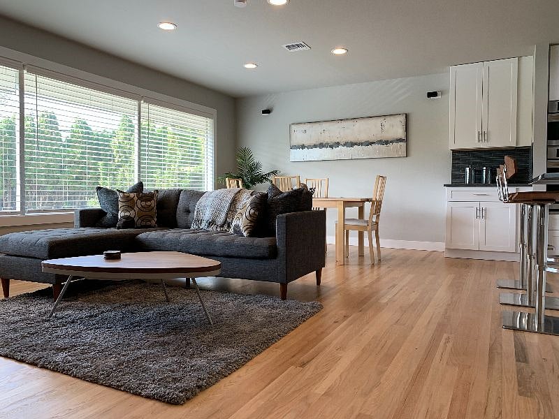 Furnished Finder property 590227_1 photo 3