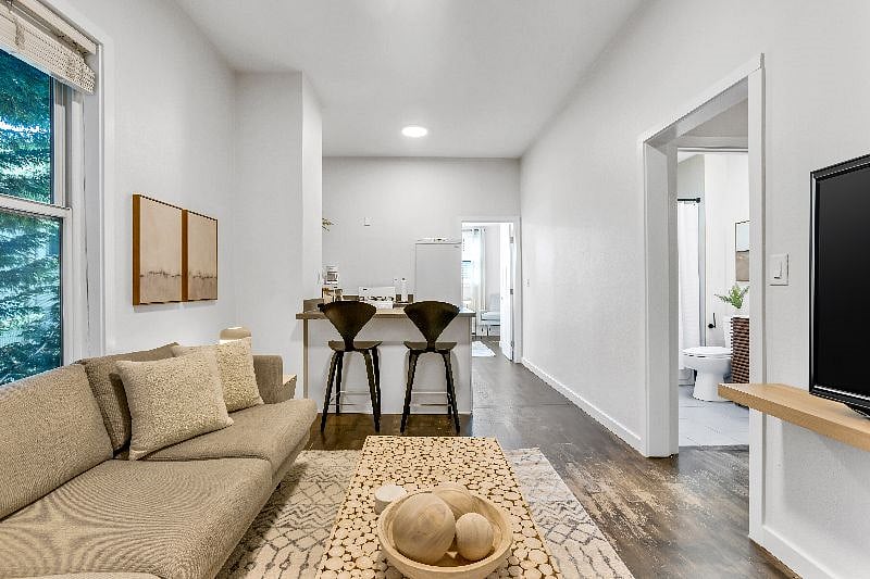 Furnished Finder property 590252_1 photo 12