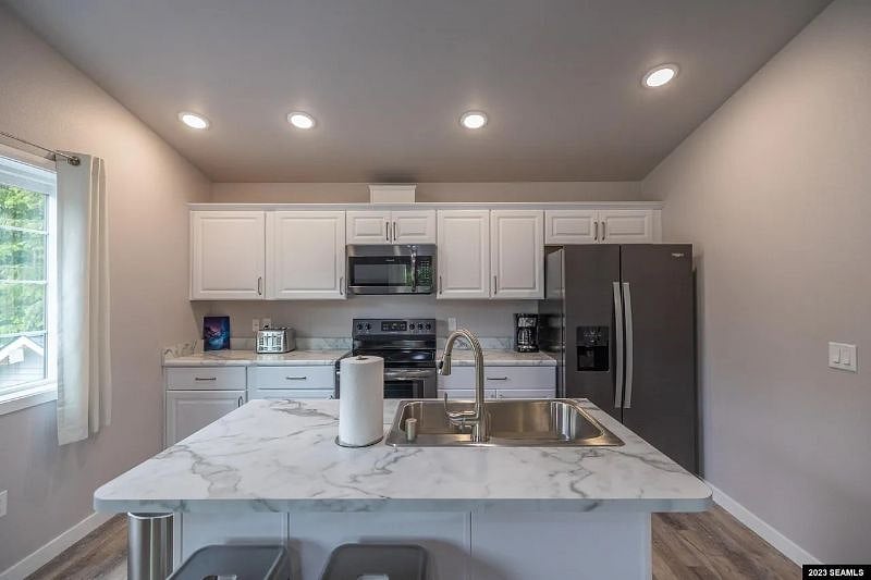 Furnished Finder property 590254_1 photo 4