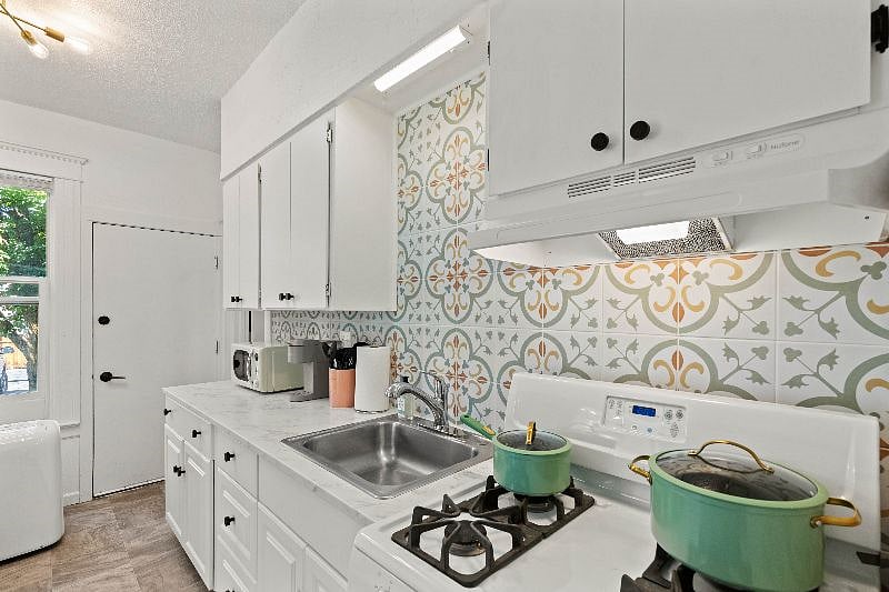 Furnished Finder property 590291_1 photo 7