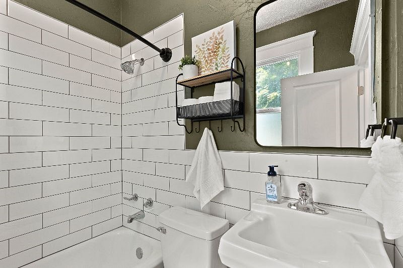 Furnished Finder property 590291_1 photo 12