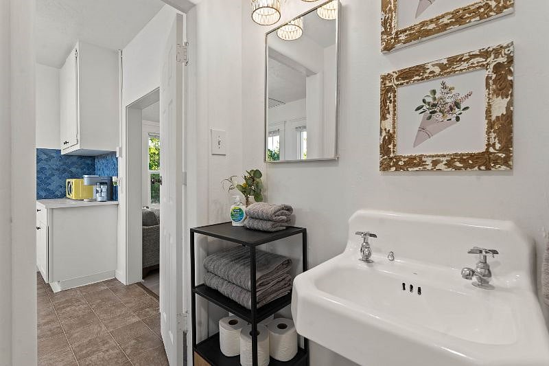 Furnished Finder property 590291_3 photo 12