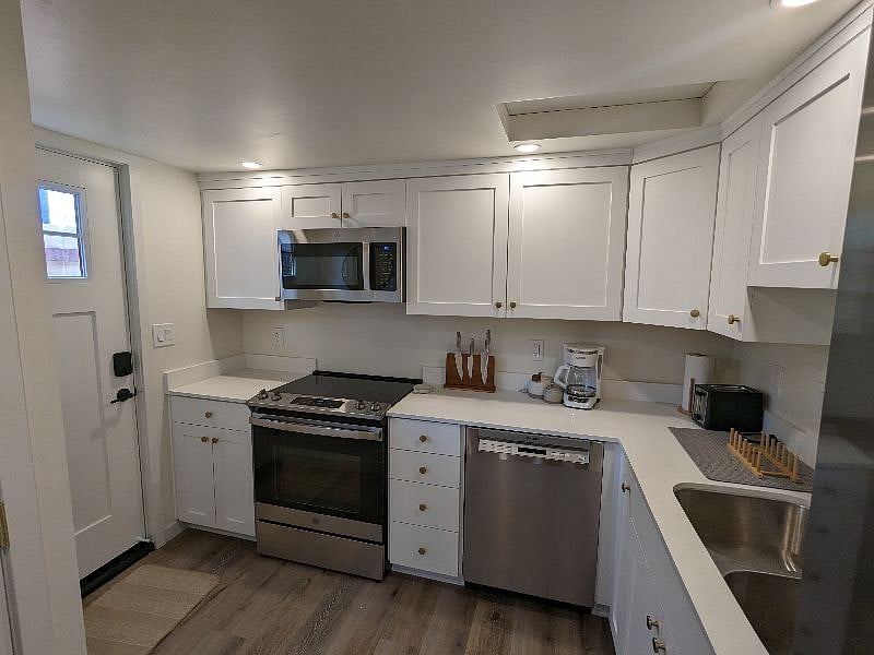 Furnished Finder property 590394_1 photo 4