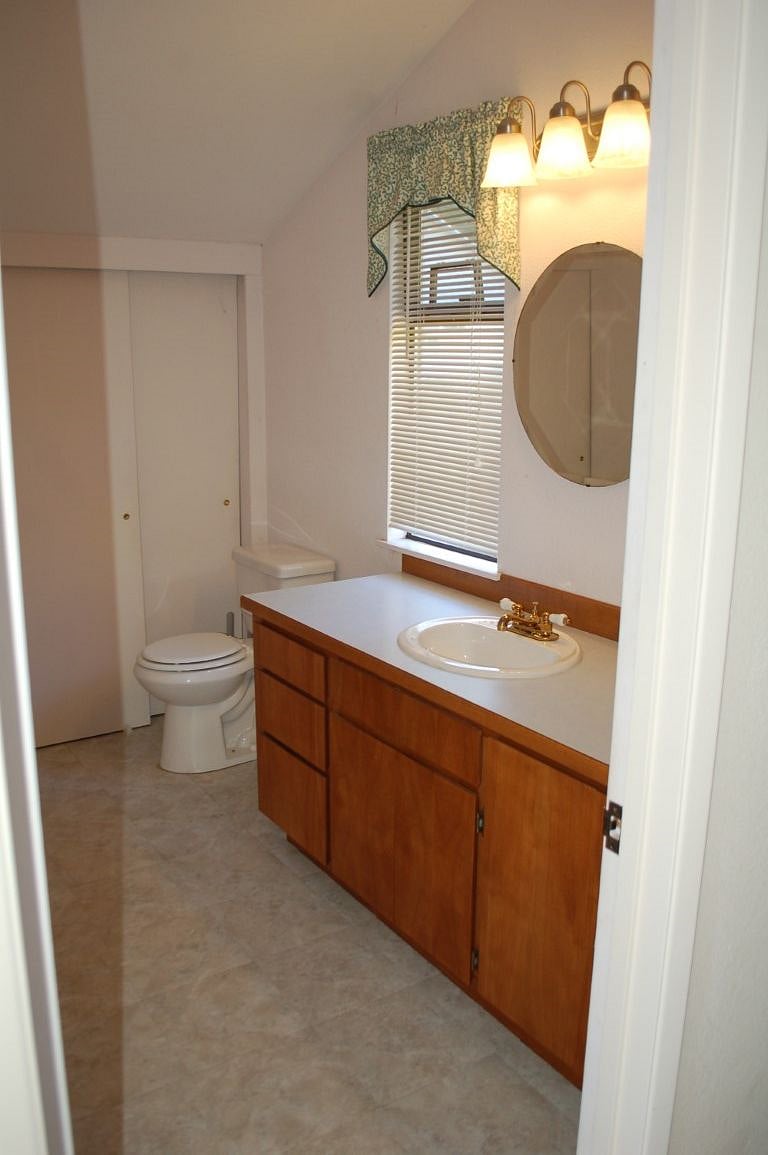 Upstairs Bedroom Bathroom