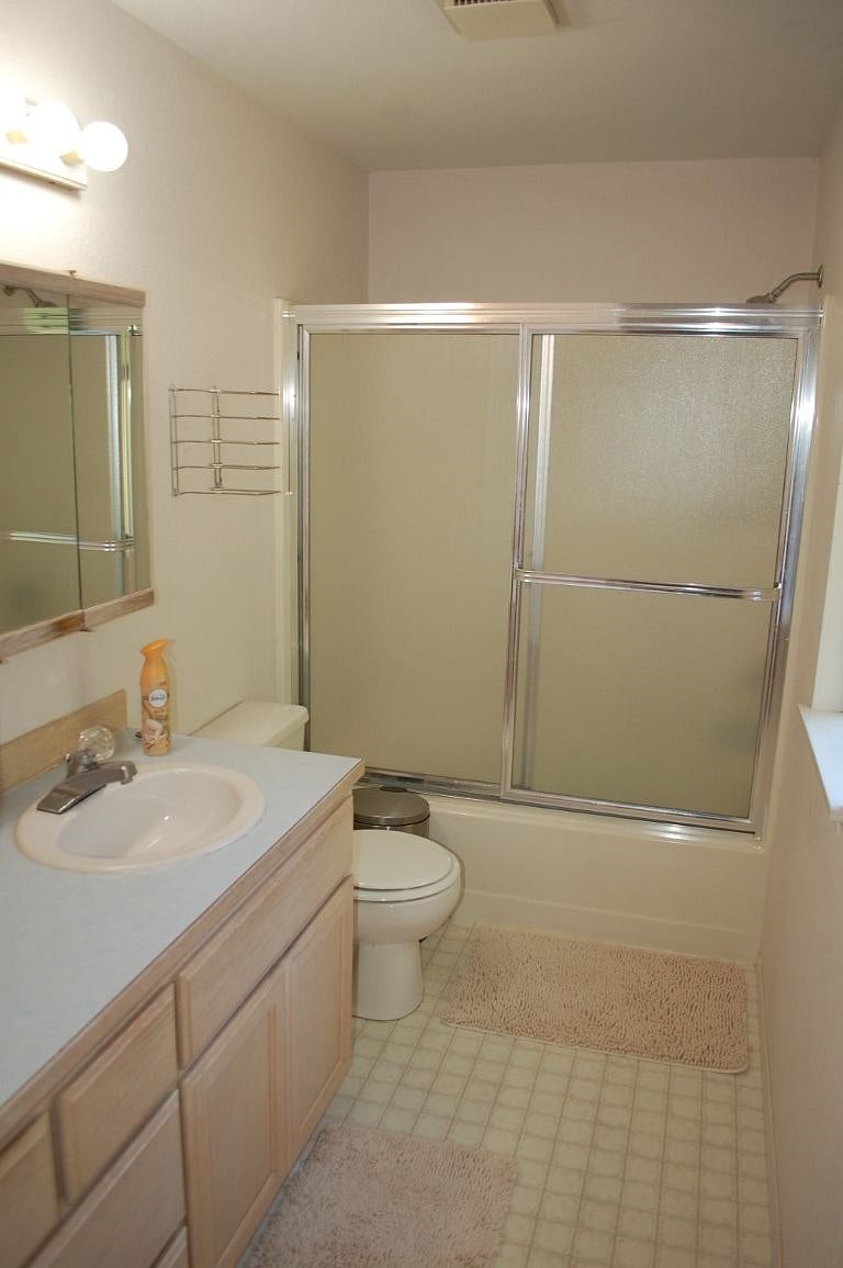 Master Bedroom Bathroom