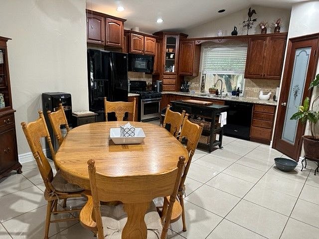Furnished Finder property 590624_1 photo 5