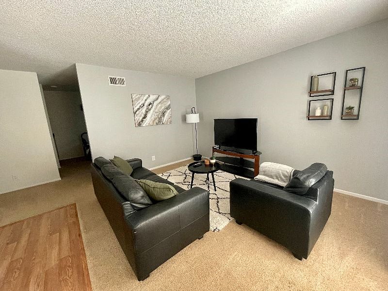 Furnished Finder property 590674_1 photo 3